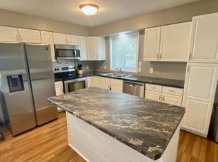 401 Peter Ln, Little Chute, WI 54140