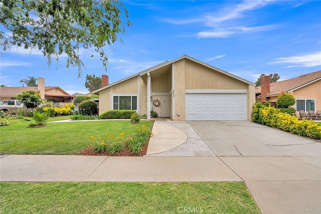 A⟡.·*. 6825 Crest Ave, Riverside, CA 92503 | Zillow