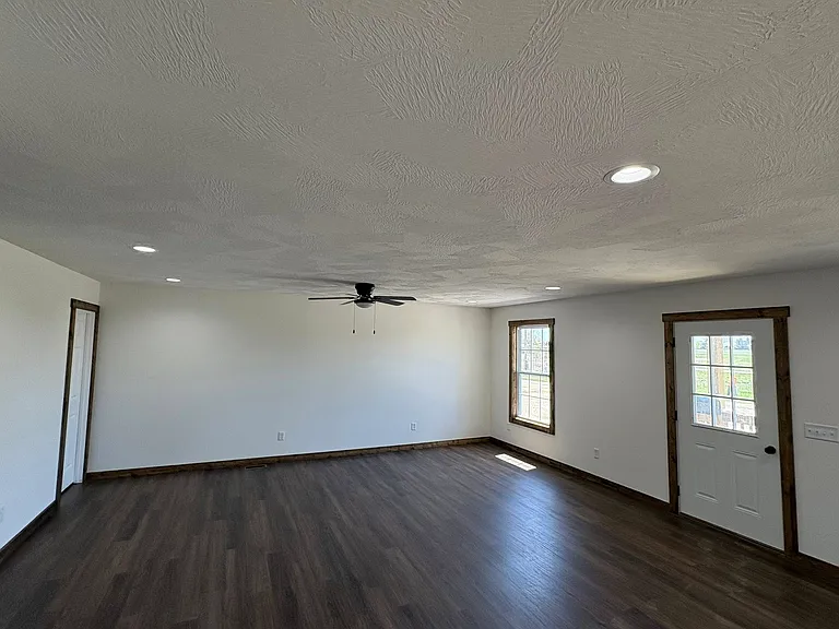 93 Water Tower Ln #B — Photo 4