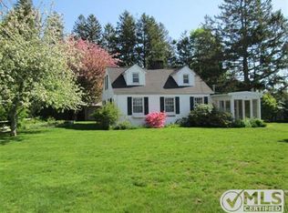 333 Boxberry Hill Rd, Hatchville, MA 02536
