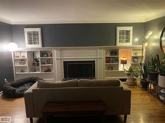 3rd image of 1906 Kenmore Dr