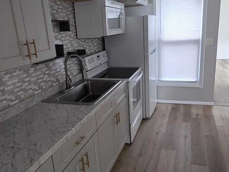164-166 Main St #166B — Photo 1
