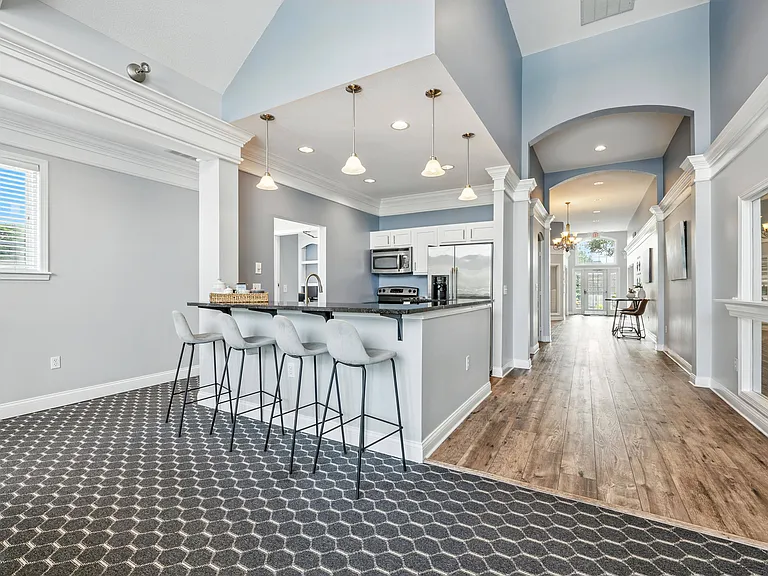 Riverchase Apartments — Photo 9