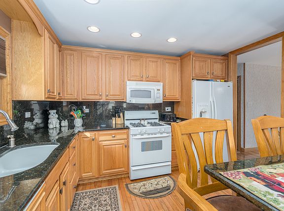4th image of 20552 S Graceland Ln