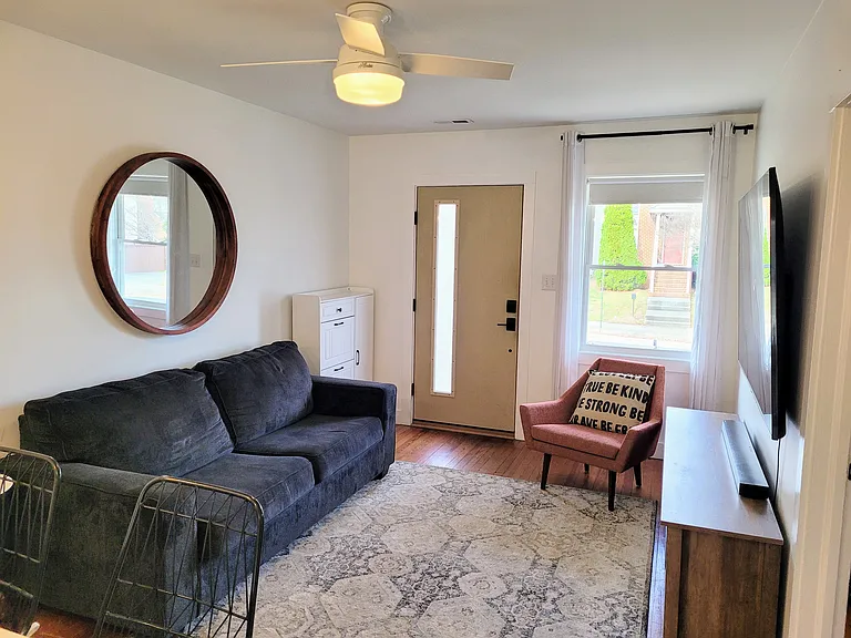 1209 Idlewood Ave — Photo 3
