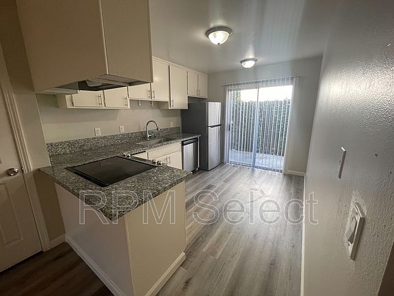 4th image of 2318 Church Ave #5