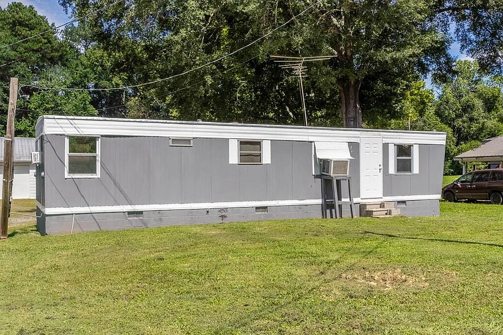 2 bed, 676 sqft, $1,200 — Photo 3