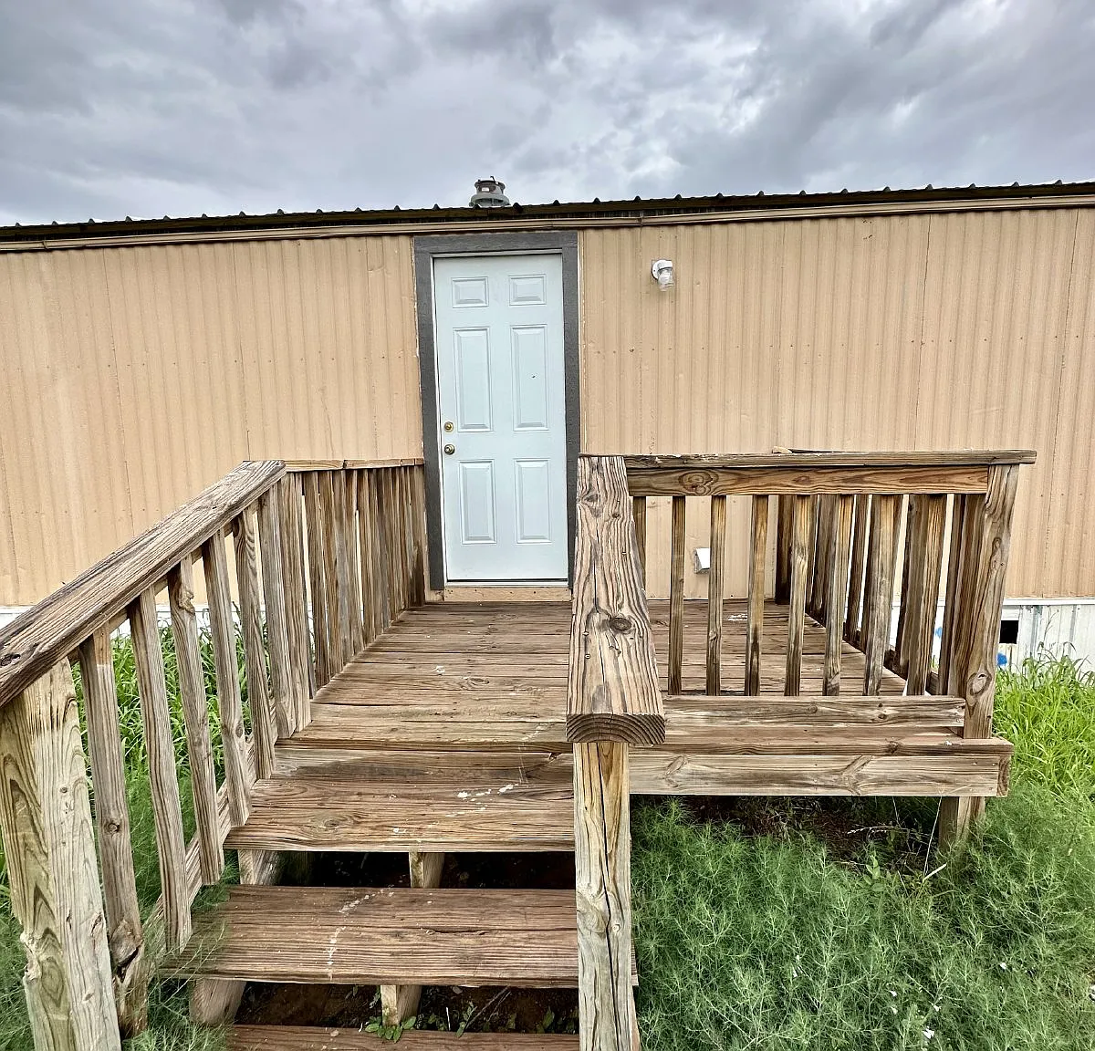 3 bed, 2.0 bath, $750 — Photo 1