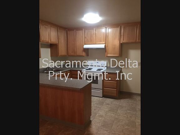 3rd image of 1124 Wayland Ave