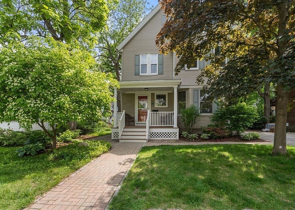 1st image of 40 Brooks Ave