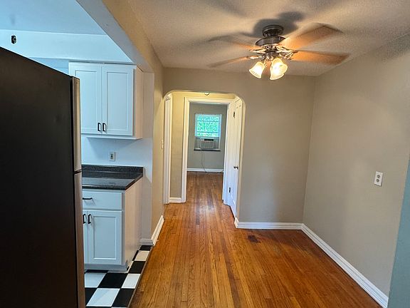 4th image of 2814 Lawndale Ave