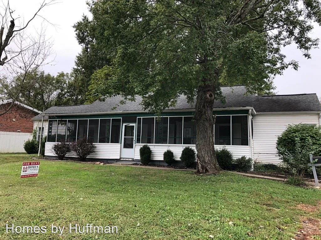 227 S Tekoppel Ave photo 1