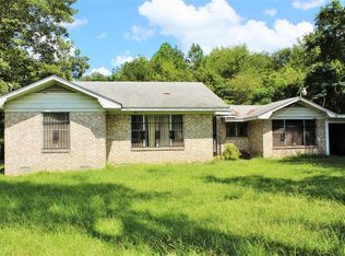 204 Hall St, Omaha, TX 75571