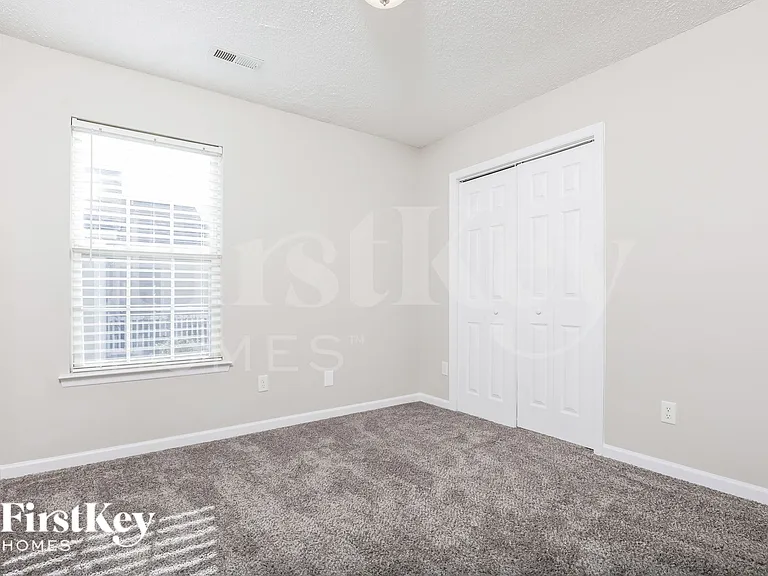 4952 Silverdene St — Photo 13