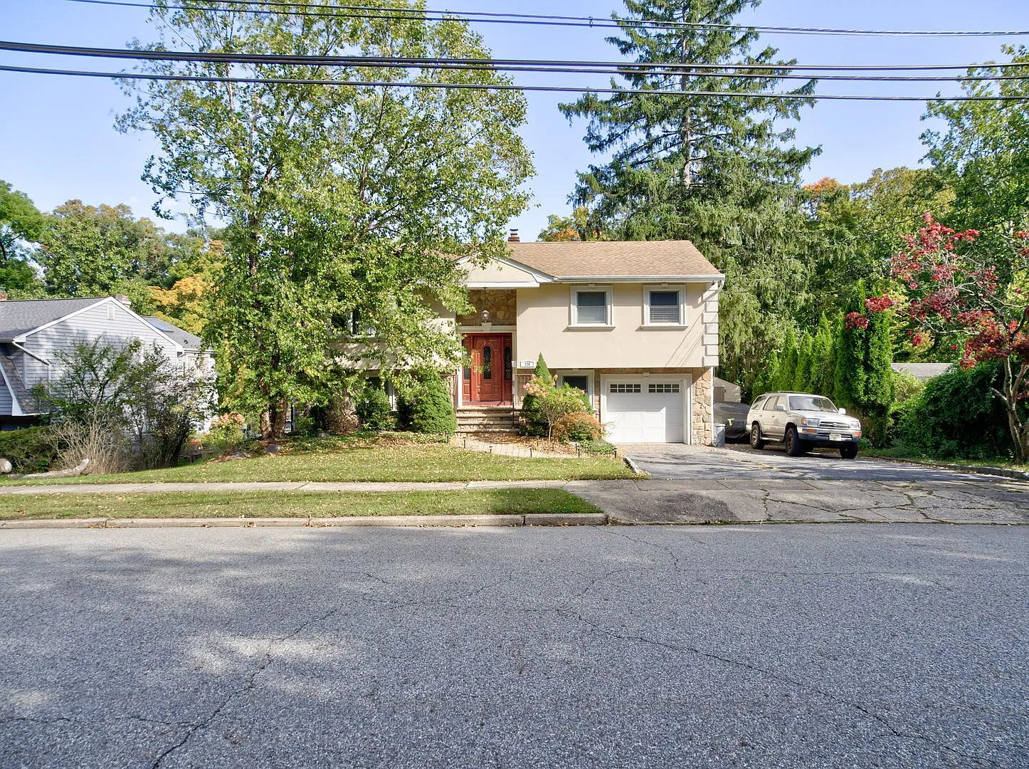 128 Reeve Ave — Photo 1