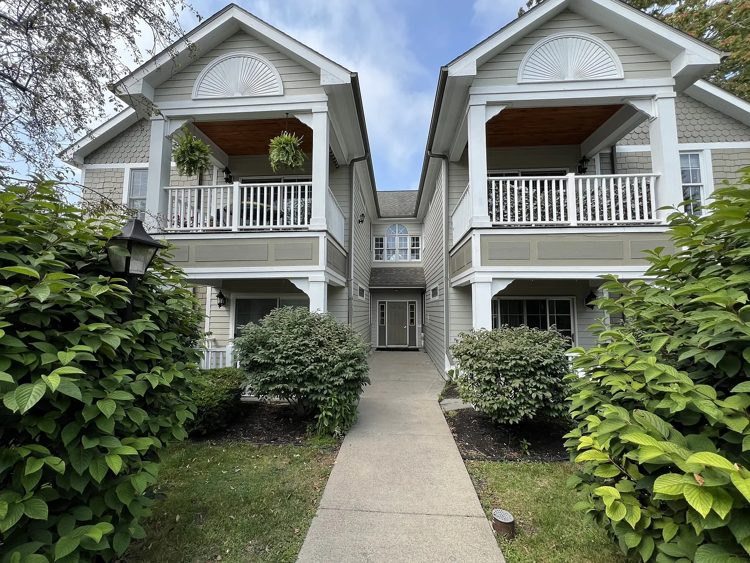 2 bed, 965 sqft, $2,399 — Photo 2