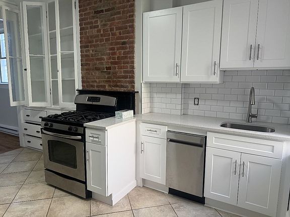 2nd image of 492 Monmouth St APT 2L