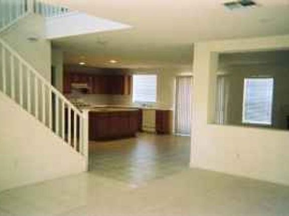 3rd image of 1143 Royalblue Dr