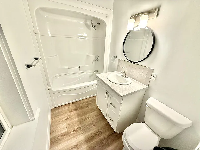 53 Manitoba St — Photo 9