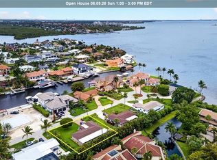 833 N Town And River Dr, Fort Myers, FL 33919