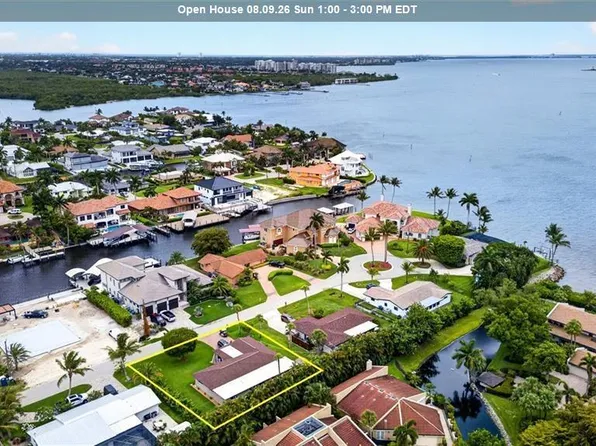 833 N Town And River Dr, Fort Myers, FL 33919