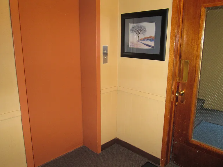 2515 N Oakland Ave #201 — Photo 6