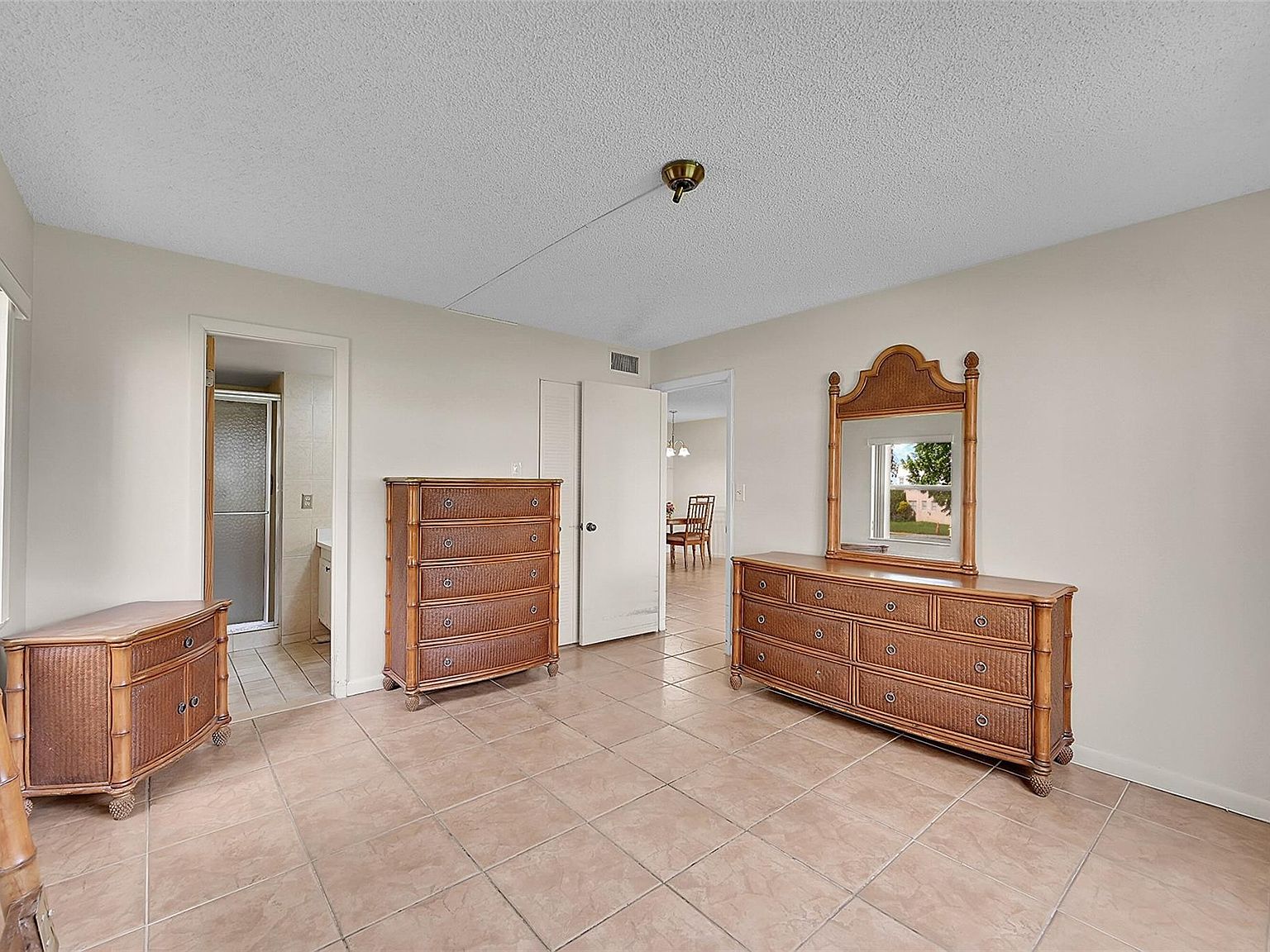 9261 Sunrise Lakes Boulevard #112