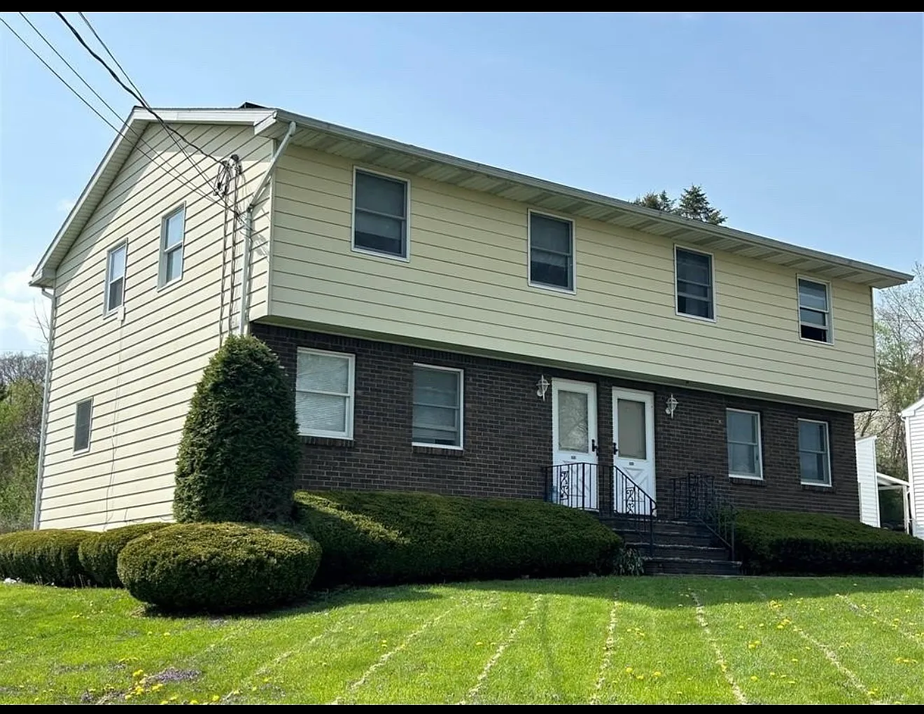 829-831 Oak Hill Ave — Photo 1