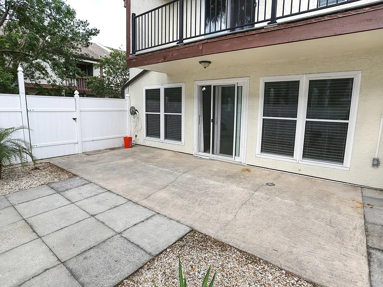 437 N Halifax Ave #5 — Photo 23