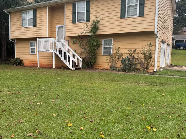 15 River Ln N, Covington, GA 30016