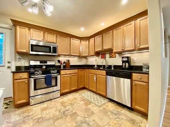 61 Callender Ave #2, Newport, RI 02840