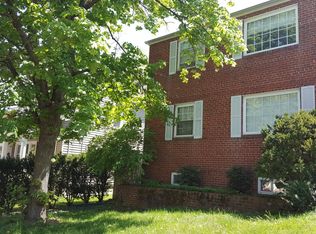 2704 13th St S, Arlington, VA 22204