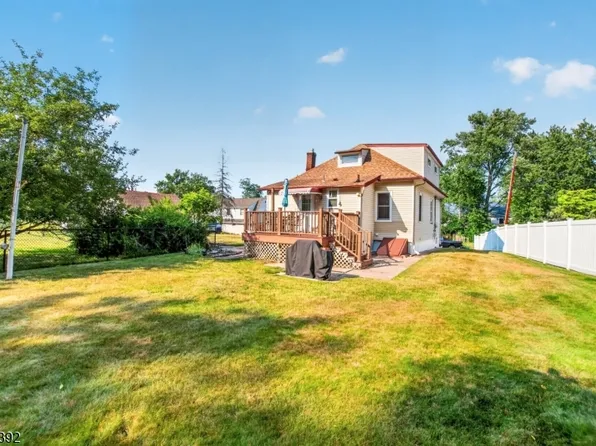 6 Crestwood Ct, Lincoln Park Boro, NJ 07035