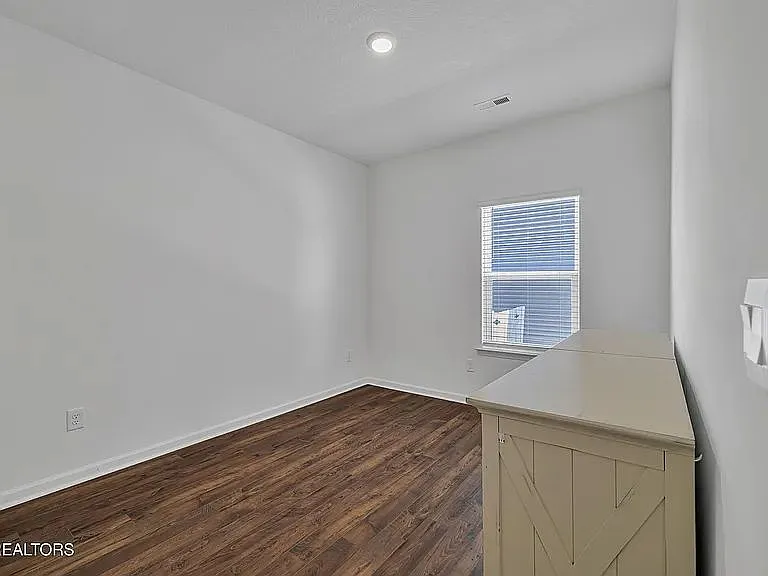 12301 Manhattan Ln — Photo 7