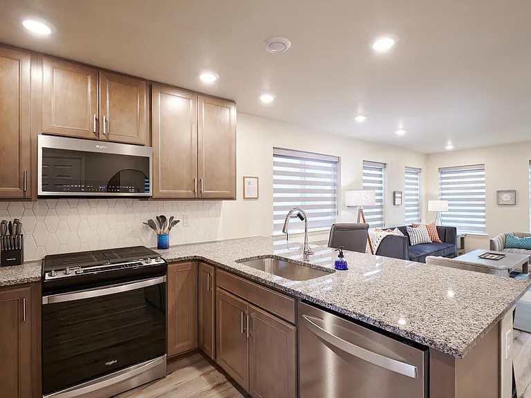 6339 Hanover St — Photo 5