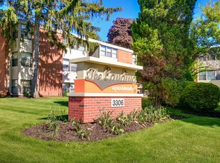 3304 W Main St, Kalamazoo, MI 49006