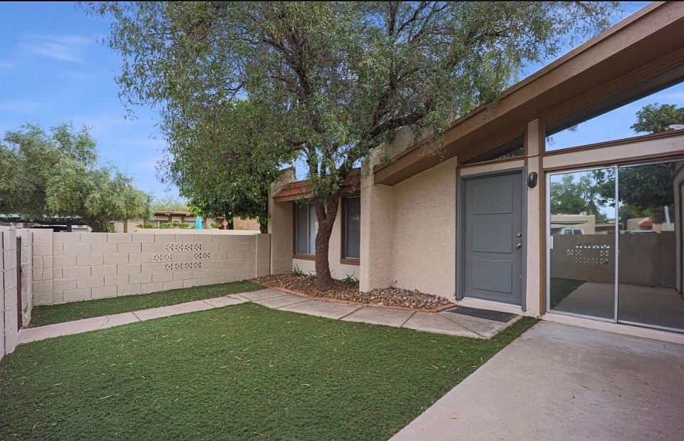 Enclosed front yard