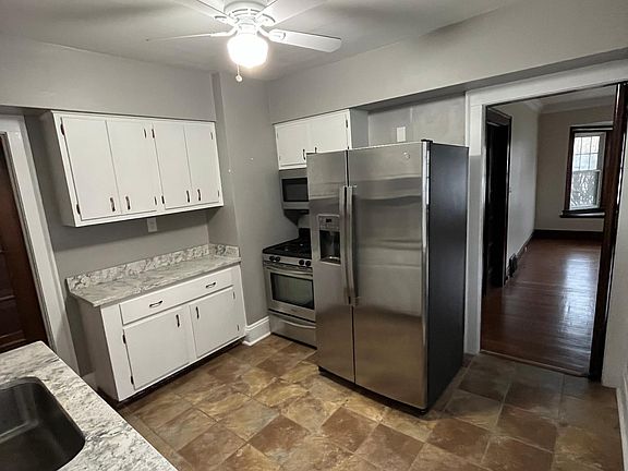4th image of 9422 Clifton Blvd #1
