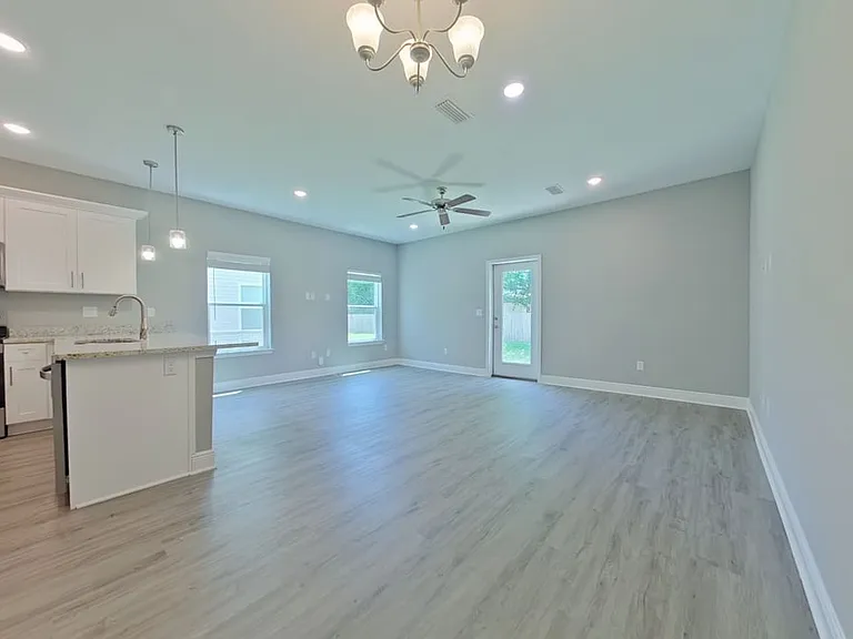 840 Fairview Dr — Photo 7