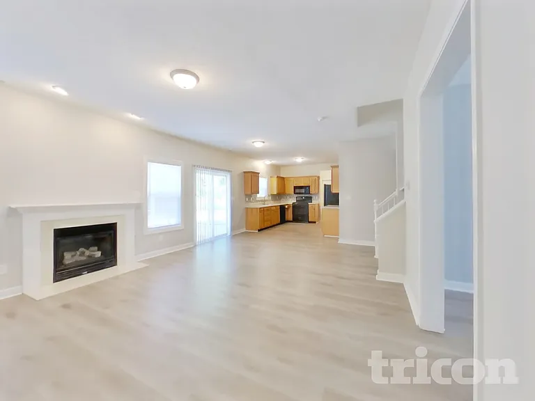 2990 Parkview Dr — Photo 2
