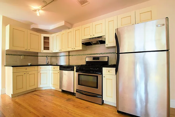 Rented by Urban Realty NYC | media 4