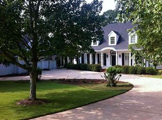 6719 Summercrest Ct, Flowery Branch, GA 30542