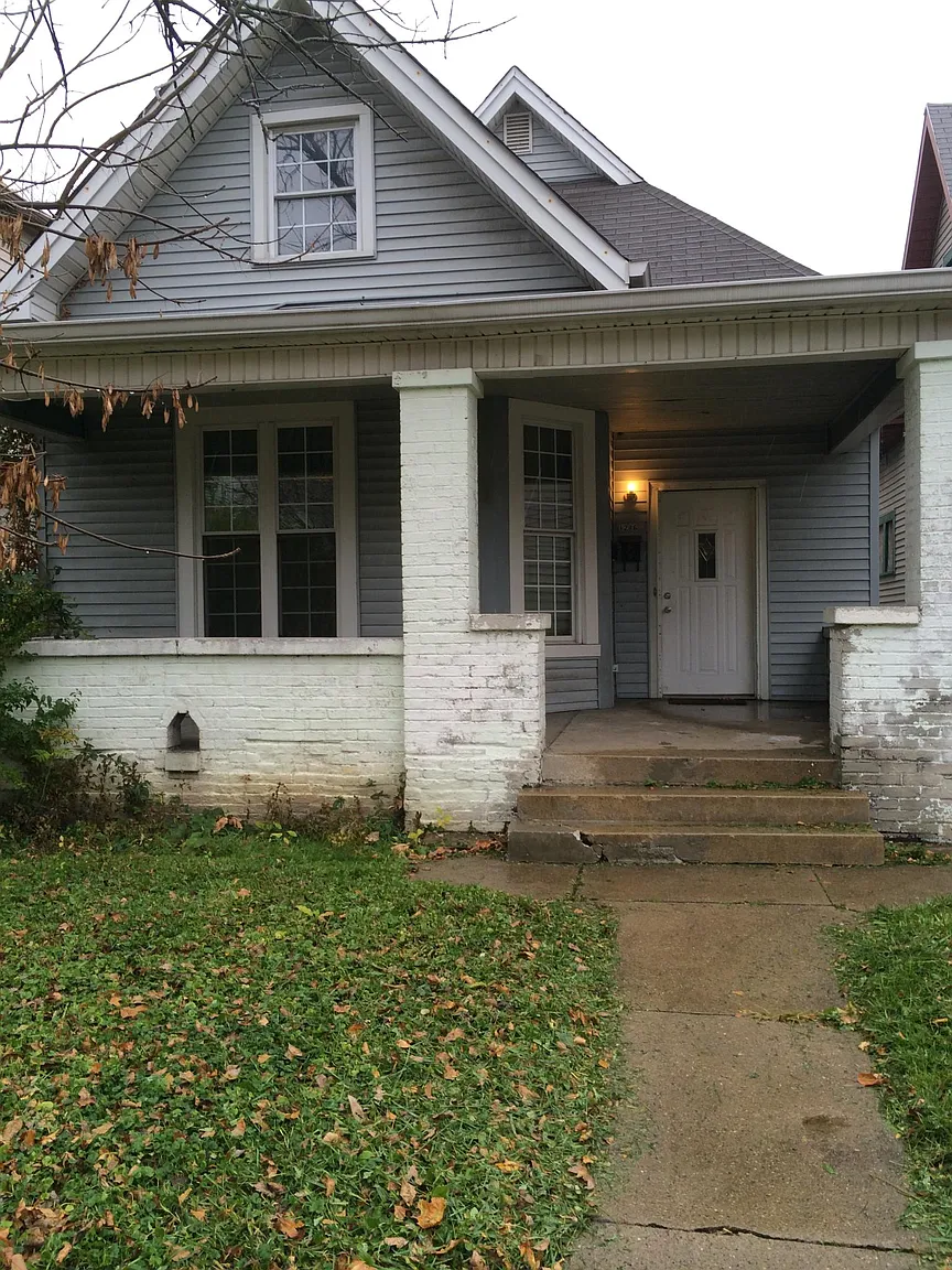 1206 Evison St photo 1