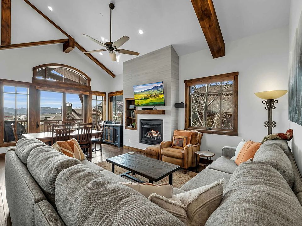Spacious great room