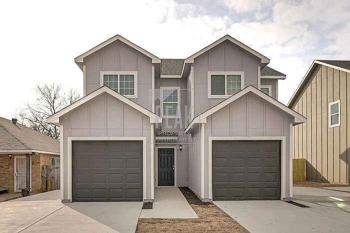 2 bed, 1.5 bath, 930 sqft, $1,395 — Photo 1