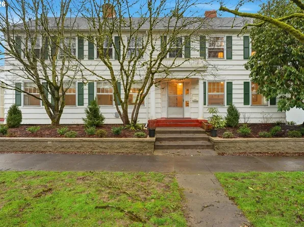 2451 SE Salmon St, Portland, OR 97214