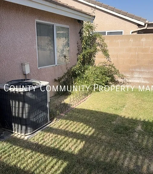 2277 Oak Ave — Photo 28