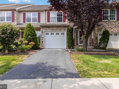 25 Carousel Cir, Hershey, PA, 17033