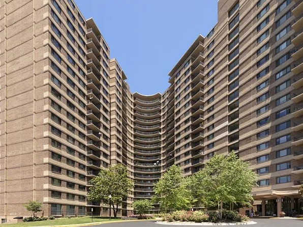 The Warwick Apartments