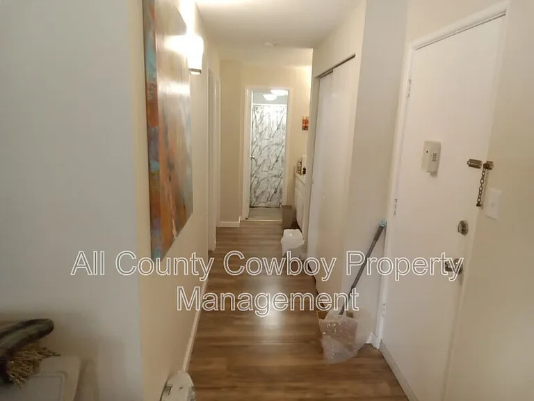 1516 E Grand Ave #101 — Photo 9